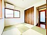 寝室：生活シーンに合わせて和洋を切り替えられる間取り