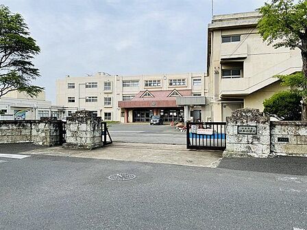佐倉市立臼井小学校 徒歩9分。 750m