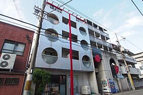 レッドボールコート上鳥羽  ｜ 京都府京都市南区上鳥羽苗代町（賃貸マンション1R・1階・37.34㎡） その1