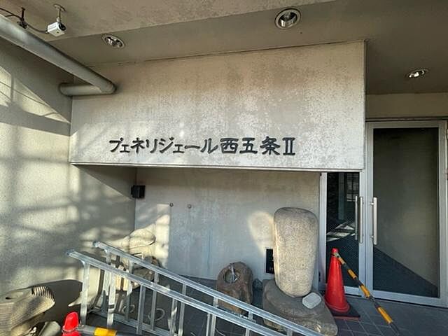 19 / 22