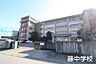 周辺：周辺環境:中学校 300m 鶴ヶ島市立藤中学校(徒歩4分。部活動などで帰りが遅くなっても安心の近さです＾＾)