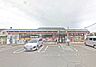 周辺：周辺環境:コンビニ 650m ミニストプ川越上戸店(徒歩9分。コンビニ支払いやイベントチケットの購入などに便利です。)
