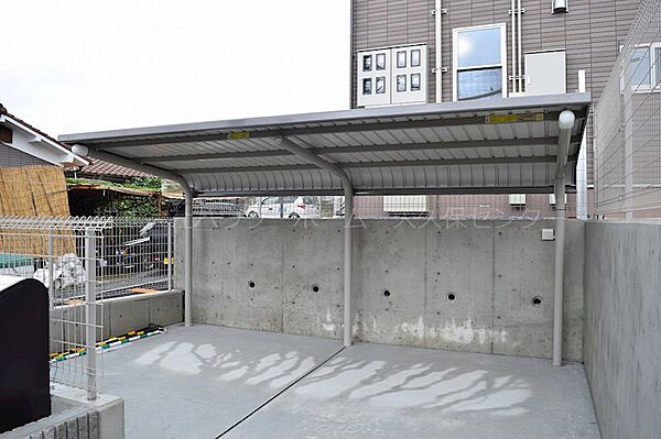 画像25:屋根付き駐輪場