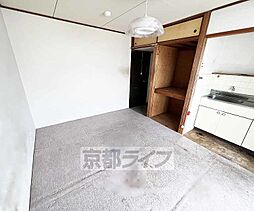 JR山陰本線 花園駅 徒歩10分の賃貸マンション 4階1Kのリビング/ダイニング