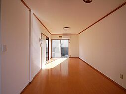 エスティル 105 1階1LDKのリビング/ダイニング