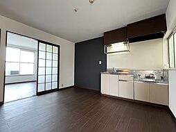 ファミリーコーポ鈴木 201 2階2DKのリビング/ダイニング