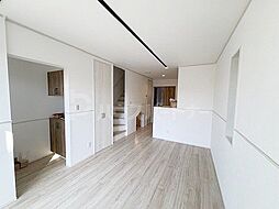 IRIE PAWS 103 1階2LDKのリビング/ダイニング