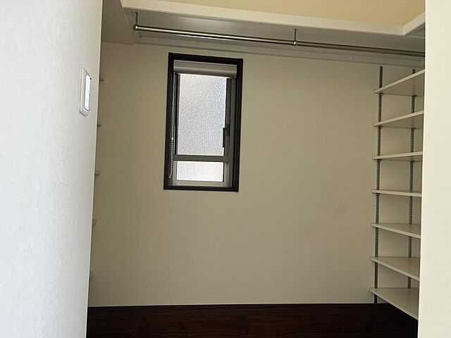 収納 彦根市甘呂町