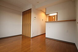 プラドールソフィア 0101 1階1Kのリビング/ダイニング