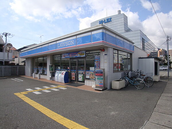 画像29:ローソン川西能勢口駅前店 220m