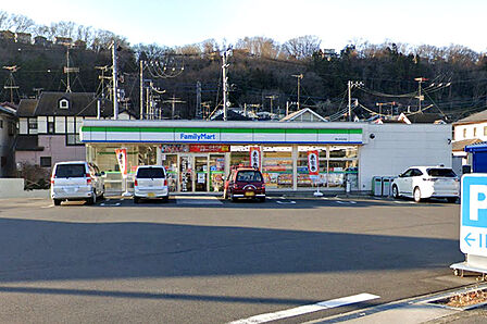 ファミリーマート 津久井太井店(600m)