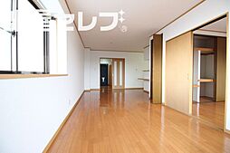 ファミーユ戸田 4階2LDKのリビング/ダイニング