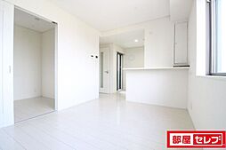 ロイヤルレジデンス高畑 3階1LDKのリビング/ダイニング