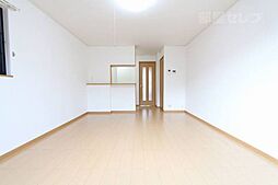 ロイヤル本前田 2階1LDKのリビング/ダイニング