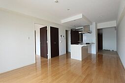 TRI-STAGE 4階2LDKのリビング/ダイニング