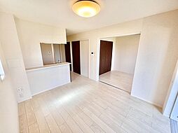 リヤン 2階2LDKのリビング/ダイニング