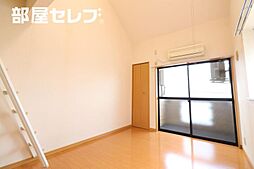 カーメル 1階1Kのリビング/ダイニング