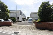 篠田小学校 640m