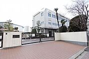 名古屋市立広見小学校 724m