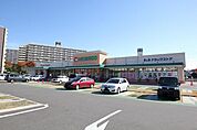 平和堂豊成店 888m