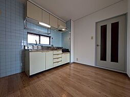 エクシード西大津 3階3DKのリビング/ダイニング