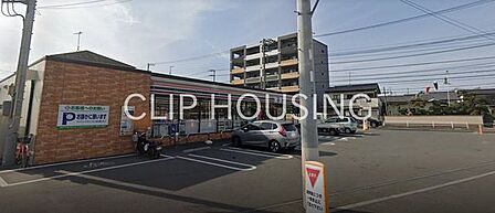 セブンイレブン茅ヶ崎小桜町店 徒歩3分。 210m