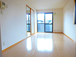 リリックスブルー 1階2LDKのリビング/ダイニング