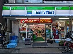ファミリーマート池ノ上駅北口店 徒歩1分。 60m