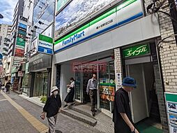 ファミリーマート幡ヶ谷駅北口店 徒歩7分。 490m