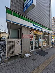 ファミリーマート明大前店 徒歩2分。 110m