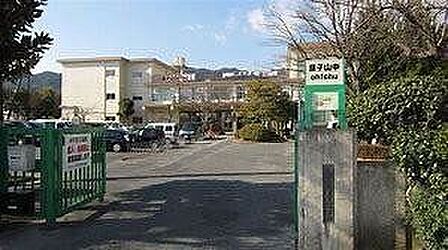 皇子山中学校 470m