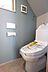 トイレ：忙しい朝の時間帯に嬉しい1F・2Fトイレ設置。フチレス形状でお掃除ラクラクです。