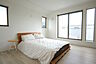 その他：7.5帖の洋室。明るい居室でゆったりとした