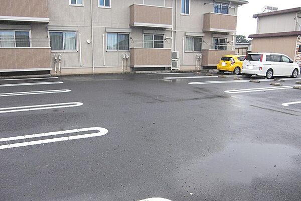 画像3:広々とした駐車場です。