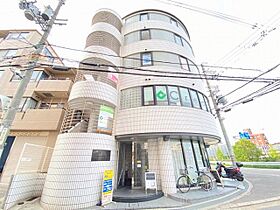 第6センリハイツ  ｜ 大阪府豊中市新千里南町２丁目2番25号（賃貸マンション1R・5階・30.00㎡） その1