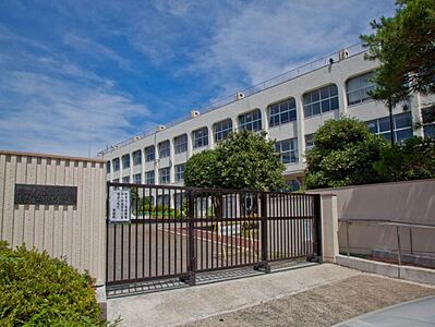 周辺：入間市立狭山小学校（720m）