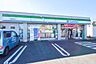 周辺：ファミリーマート飯能青木店 徒歩3分。 210m