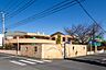 周辺：認定こども園さゆり幼稚園 徒歩13分。 970m