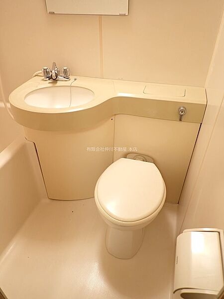 画像11:トイレは浴室と同室です。