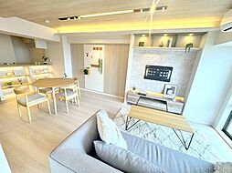 アルーサ北与野ノースピア上落合 4LDKのリビング/ダイニング