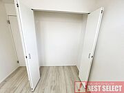 ■各居室に収納が設けられ、生活スペースを広く利用できます