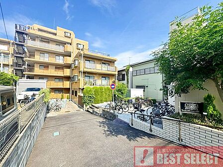 ■お買い物施設や総合病院が近くに揃う利便性の高い立地