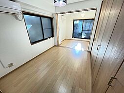 東急田園都市線 三軒茶屋駅 徒歩6分の賃貸マンション 1階2Kのリビング/ダイニング