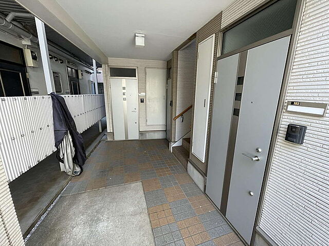 4 / 10