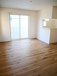 花庄プラッツA 2 2階1LDKのリビング/ダイニング