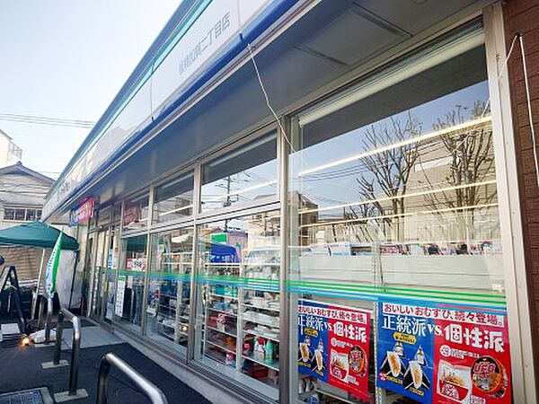 画像25:【コンビニエンスストア】ファミリーマート 板橋加賀二丁目店まで105ｍ