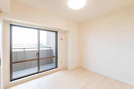 洋室5帖 お子さまのお部屋にいかがでしょう