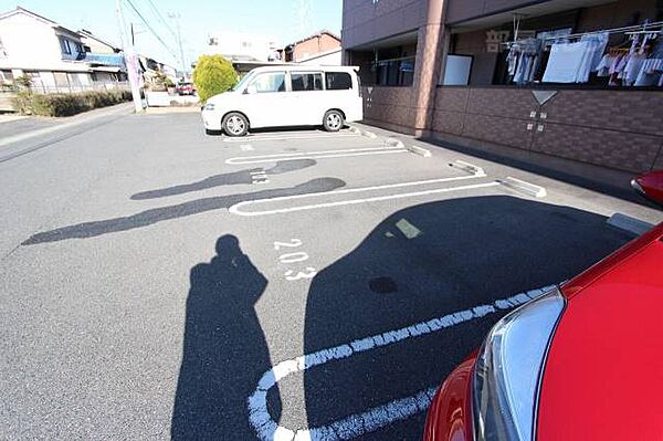 画像15:駐車場が広く止めやすいです。