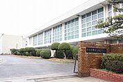 北名古屋市立白木中学校 864m