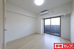 RAFFLE OZONEII -South Garden- 1階1Kのリビング/ダイニング